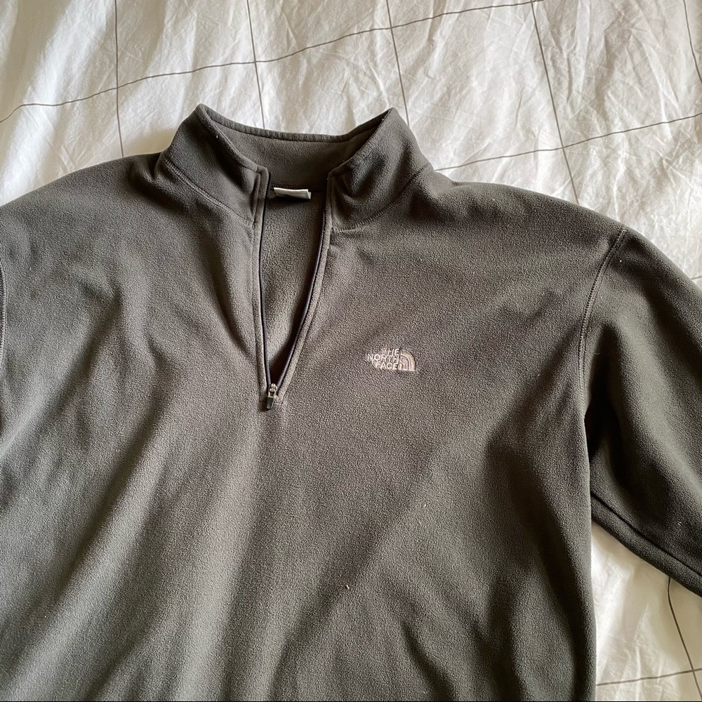 The North Face Men’s Quarter Zip Fleece